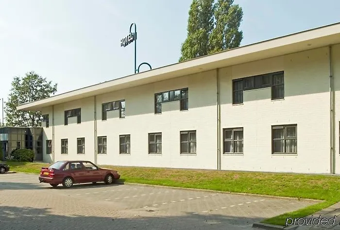 バスティオン ティルブルク 4*